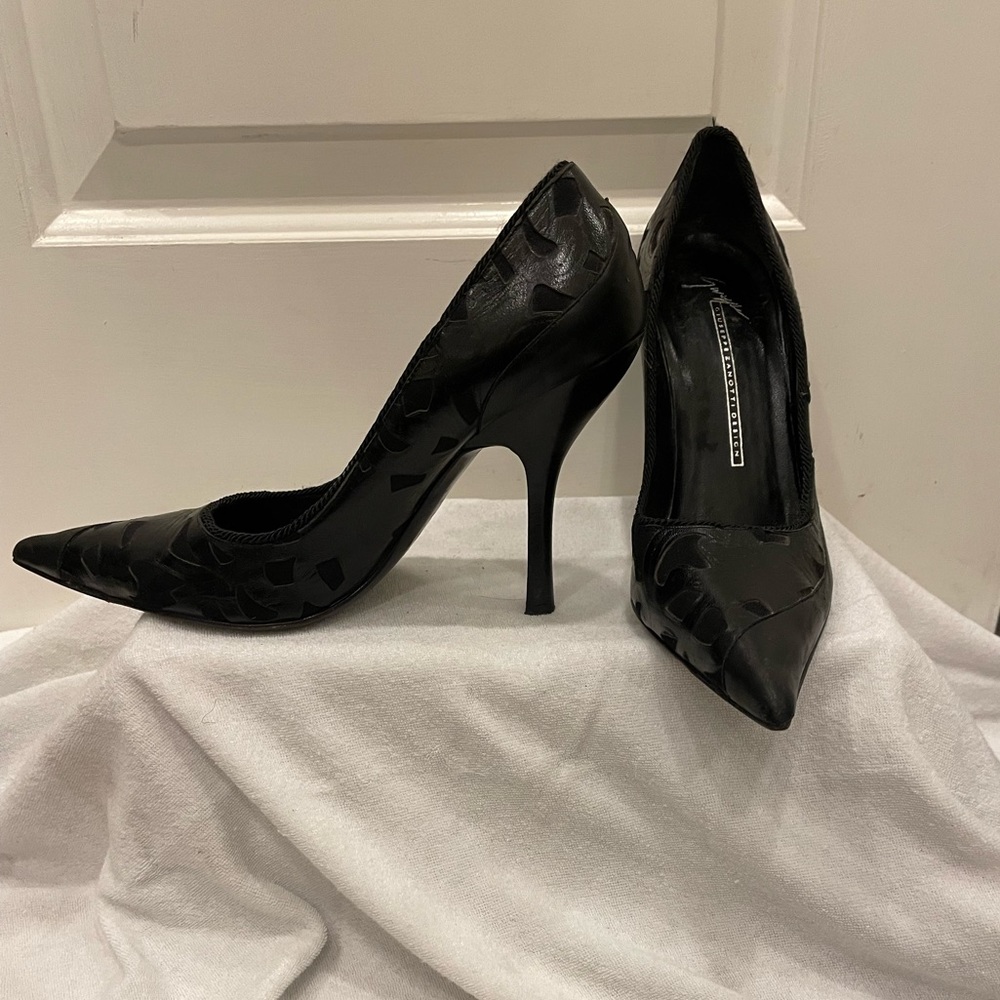 Giuseppe Zanotti Design - Black leather heels, pointed toe